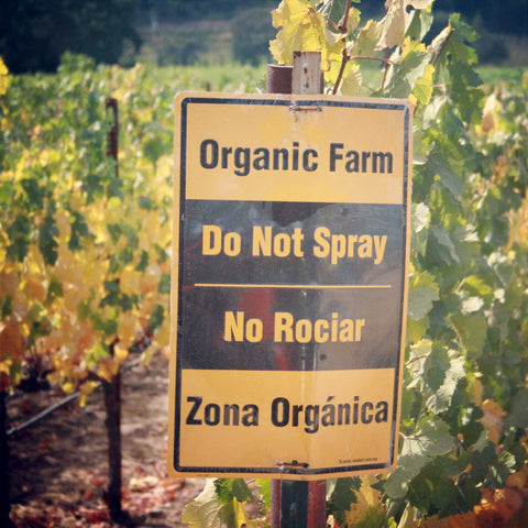 "Organic Farm - Do Not Spray" Bilingual Sign